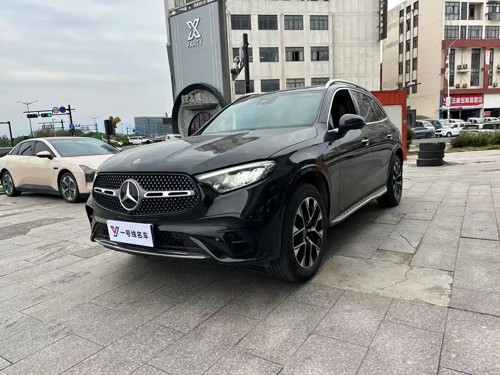 Mercedes-Benz GLC 2024 GLC 260 L 4MATIC luxury model 5 seats купить на сайте DeffCars