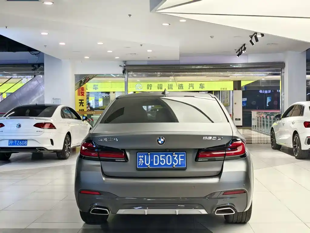 BMW 5 Series 2023 530Li Leading M Sports Package купить на сайте DeffCars