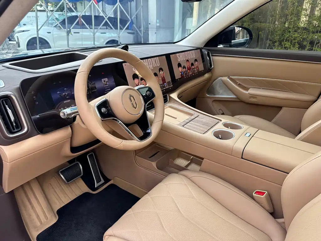 Wenjie M8 2025 extended range Max+ version 53.4kWh 6-seater version купить на сайте DeffCars