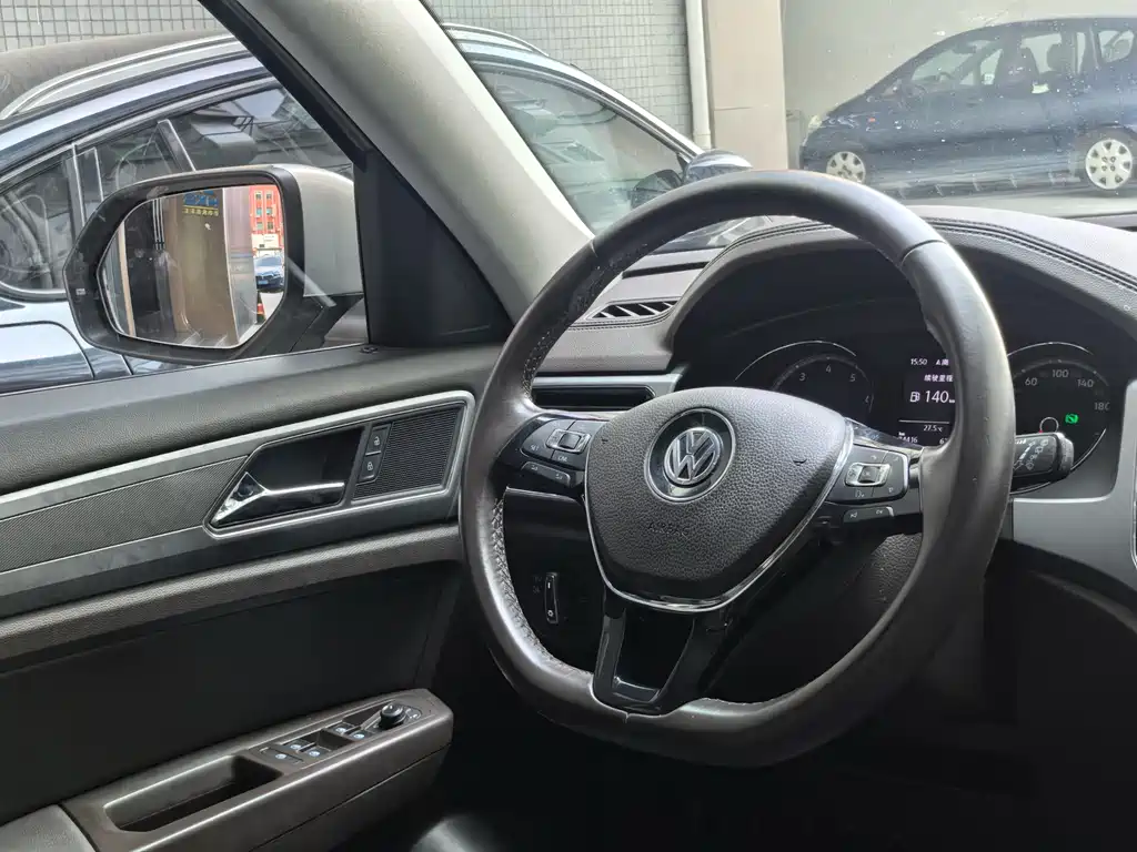 Touron 2017 380TSI four-wheel drive luxury version купить на сайте DeffCars
