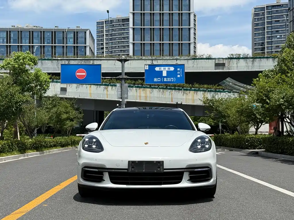 Panamera 2017 Panamera 4 Executive Extended Edition 3.0T купить на сайте DeffCars