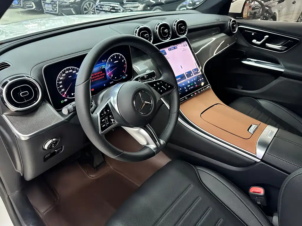 Mercedes-Benz GLC 2023 GLC 260 L 4MATIC Dynamic 5-seater купить на сайте DeffCars
