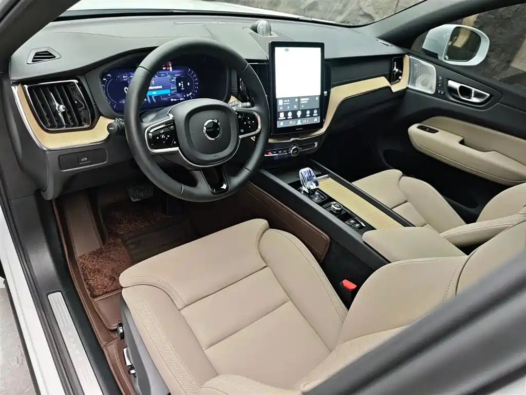 Volvo XC60 2025 B5 four-wheel drive Zhiyi Luxury Edition купить на сайте DeffCars
