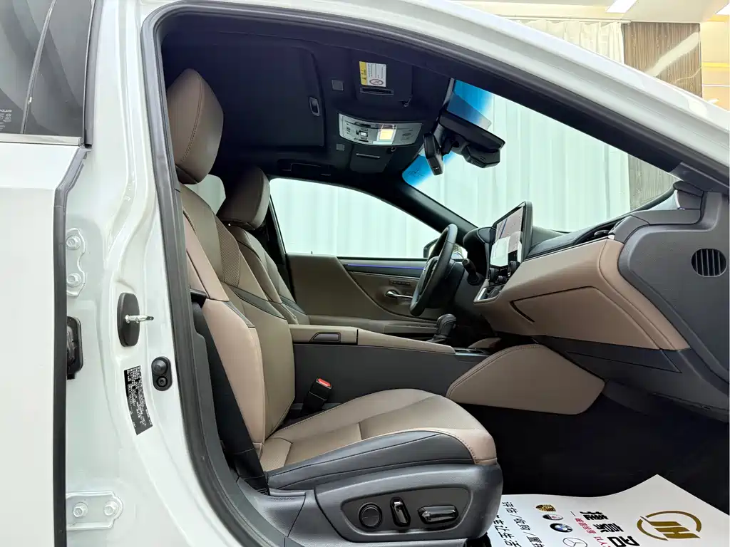 Lexus ES 2025 200 Premium Edition купить на сайте DeffCars