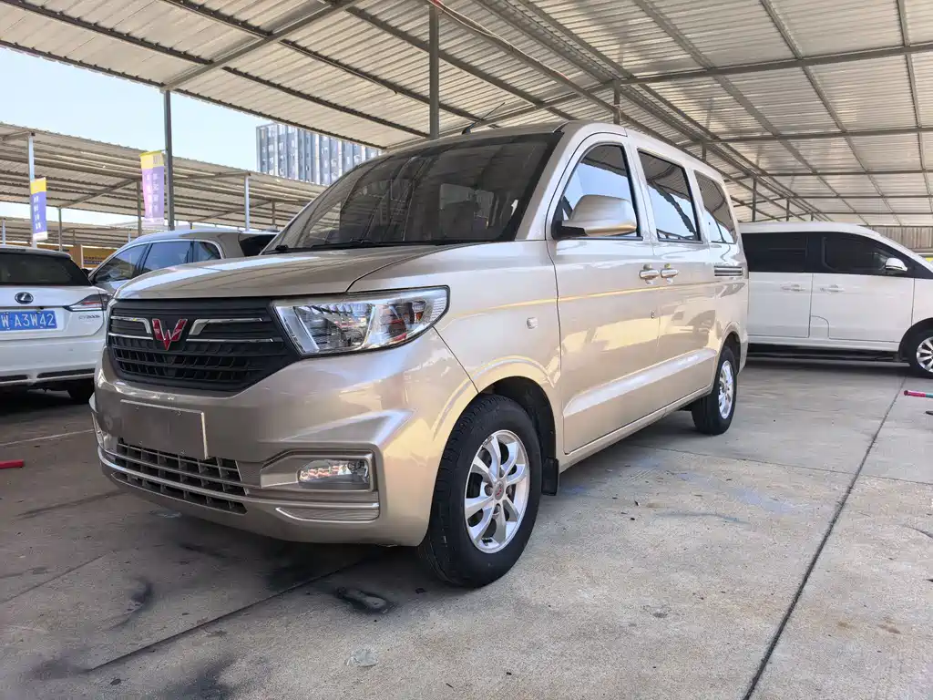 Wuling Hongguang V 2019 1.5L standard L2B купить на сайте DeffCars