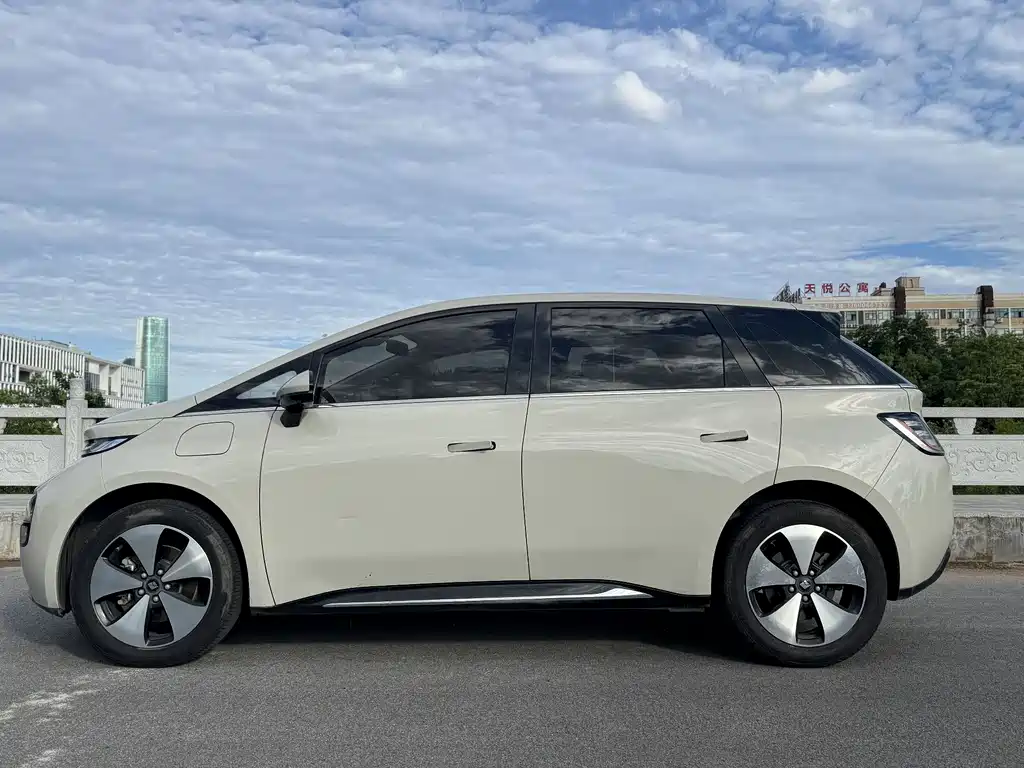 Baojun Yunduo 2023 460 Max купить на сайте DeffCars