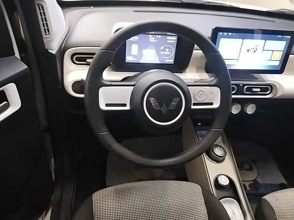 Hongguang MINIEV 2024 third generation 215km youth version купить на сайте DeffCars