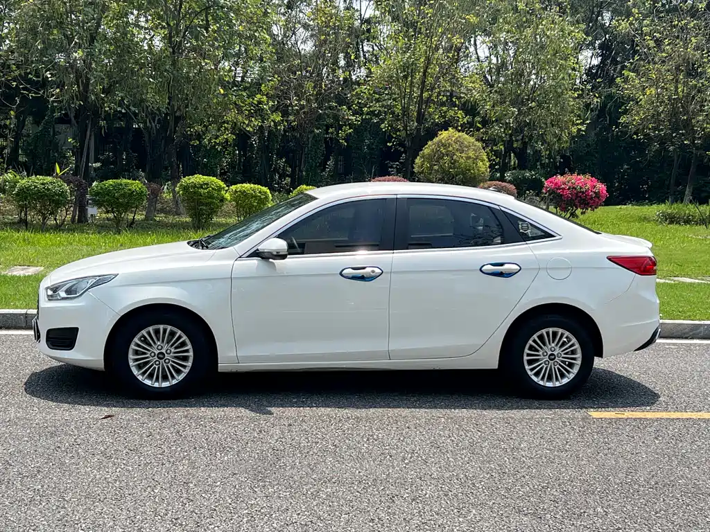 Escort 2017 facelift 1.5L automatic comfort model купить на сайте DeffCars