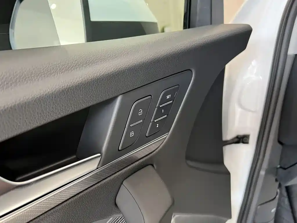 Audi Q5L 2022 45T luxury and dynamic model купить на сайте DeffCars