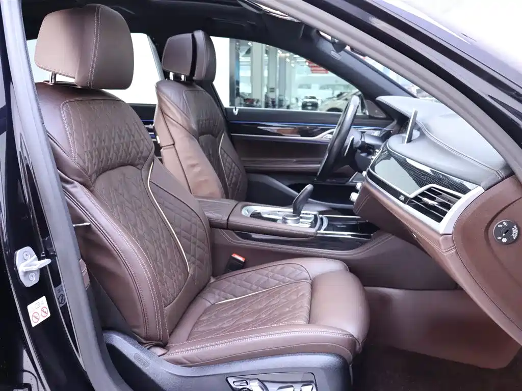 BMW 7 Series 2019 740Li Leading M Sports Package купить на сайте DeffCars