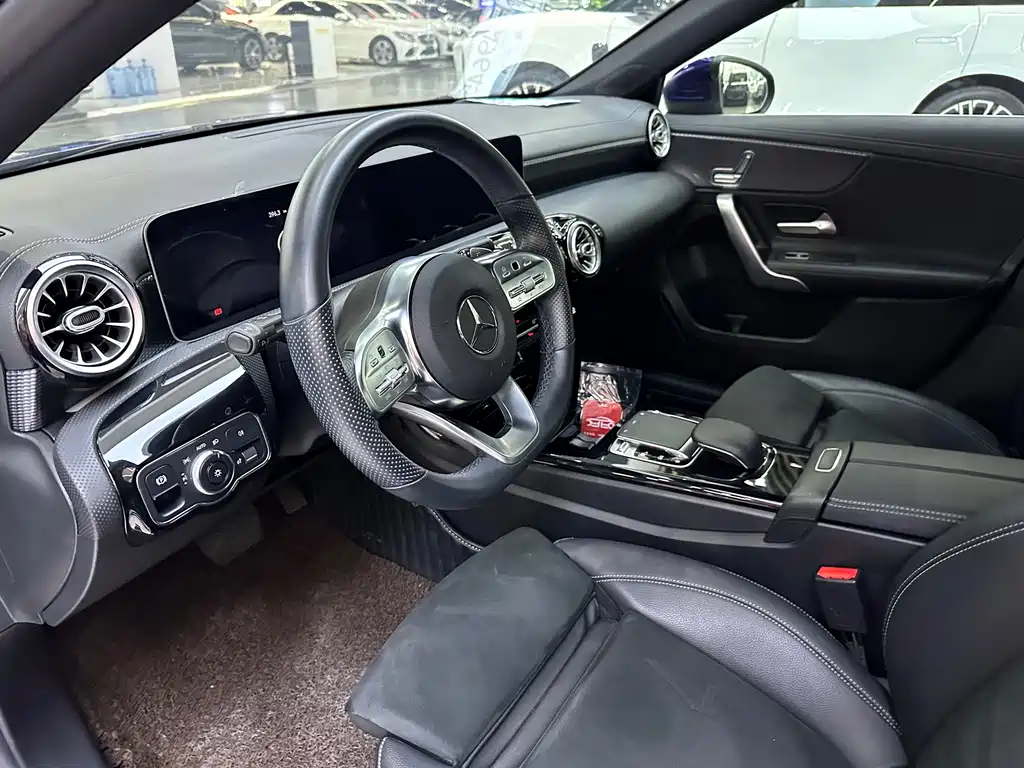 Mercedes-Benz A-Class 2020 Facelift A 200 L Sports Sedan Dynamic Type купить на сайте DeffCars