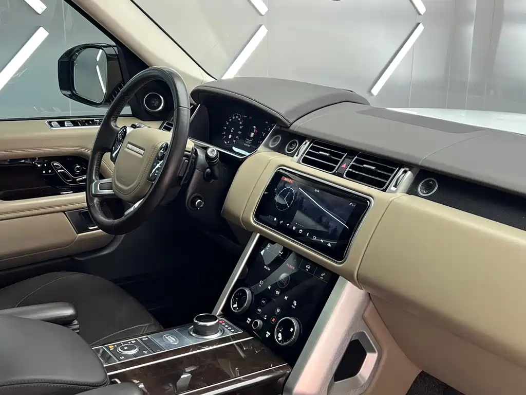 Range Rover 2021 3.0 L6 Legend Extended Classic Edition купить на сайте DeffCars