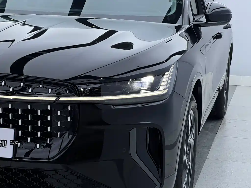 Voyager 2025 2.0T four-wheel drive Zunyi hybrid version купить на сайте DeffCars