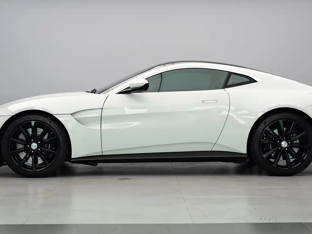 V8 Vantage 2022 4.0T V8 Coupe купить на сайте DeffCars