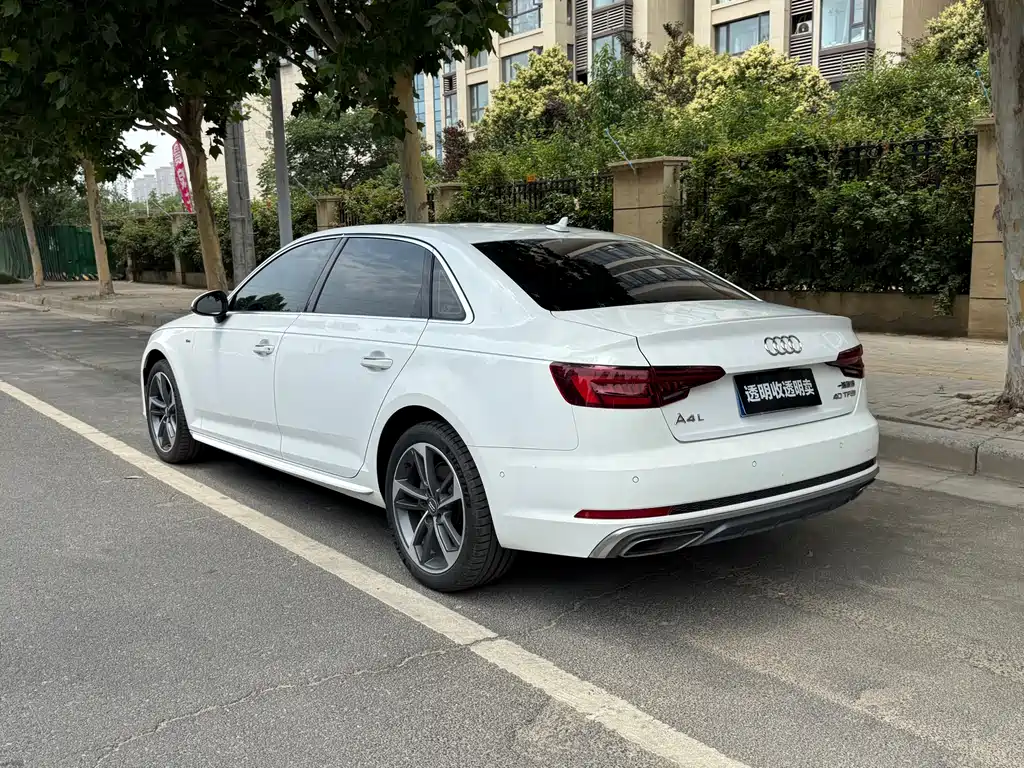 Audi A4L 2019 40 TFSI Fashion Type National VI купить на сайте DeffCars