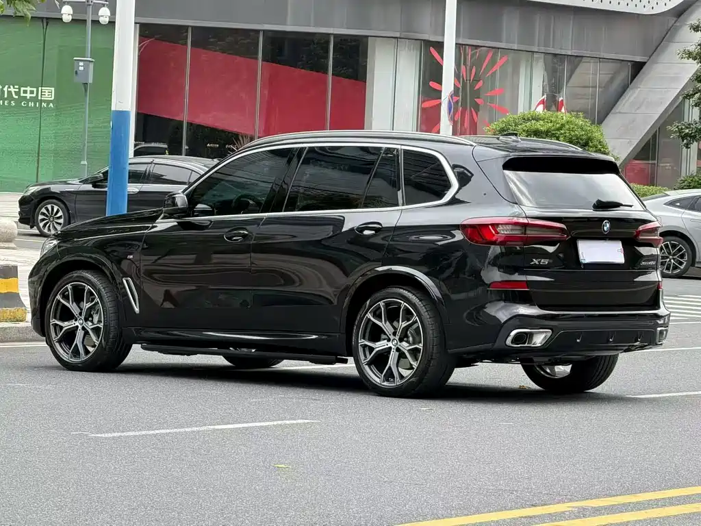 BMW X5 2022 xDrive 40Li M Sports Package купить на сайте DeffCars