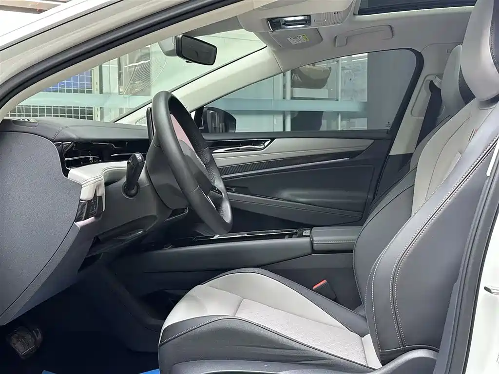Volkswagen ID.7 VIZZION 2024 AIR купить на сайте DeffCars