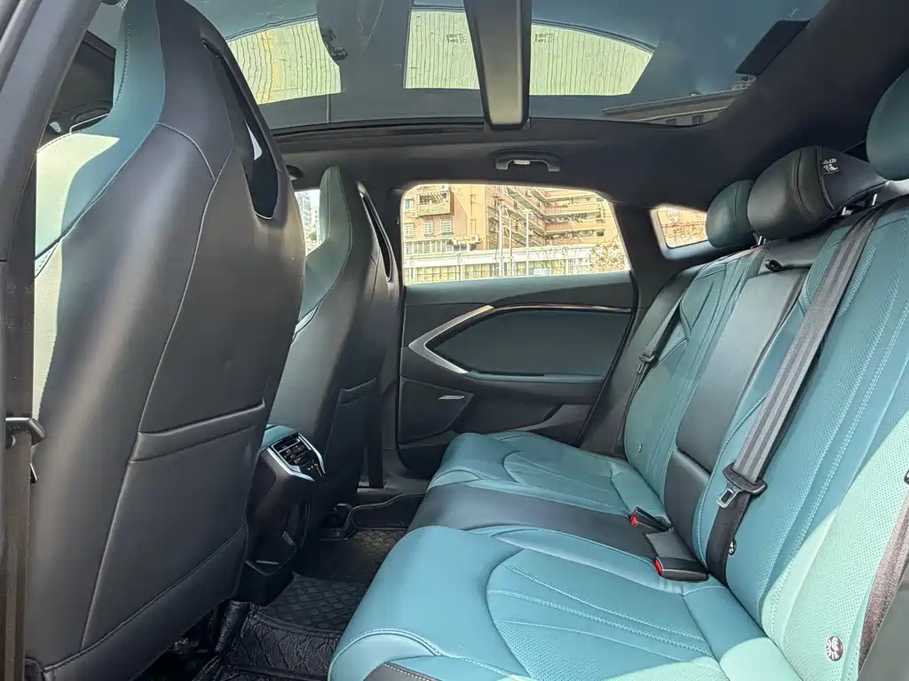 MG7 2023 2.0T Automatic Beauty Hunting Luxury Edition купить на сайте DeffCars