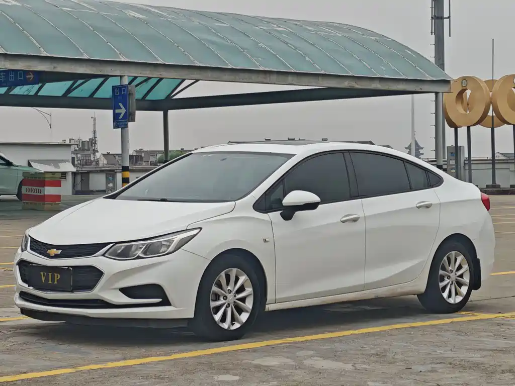 Cruze 2017 1.5L Automatic Pioneer Sunroof Edition купить на сайте DeffCars