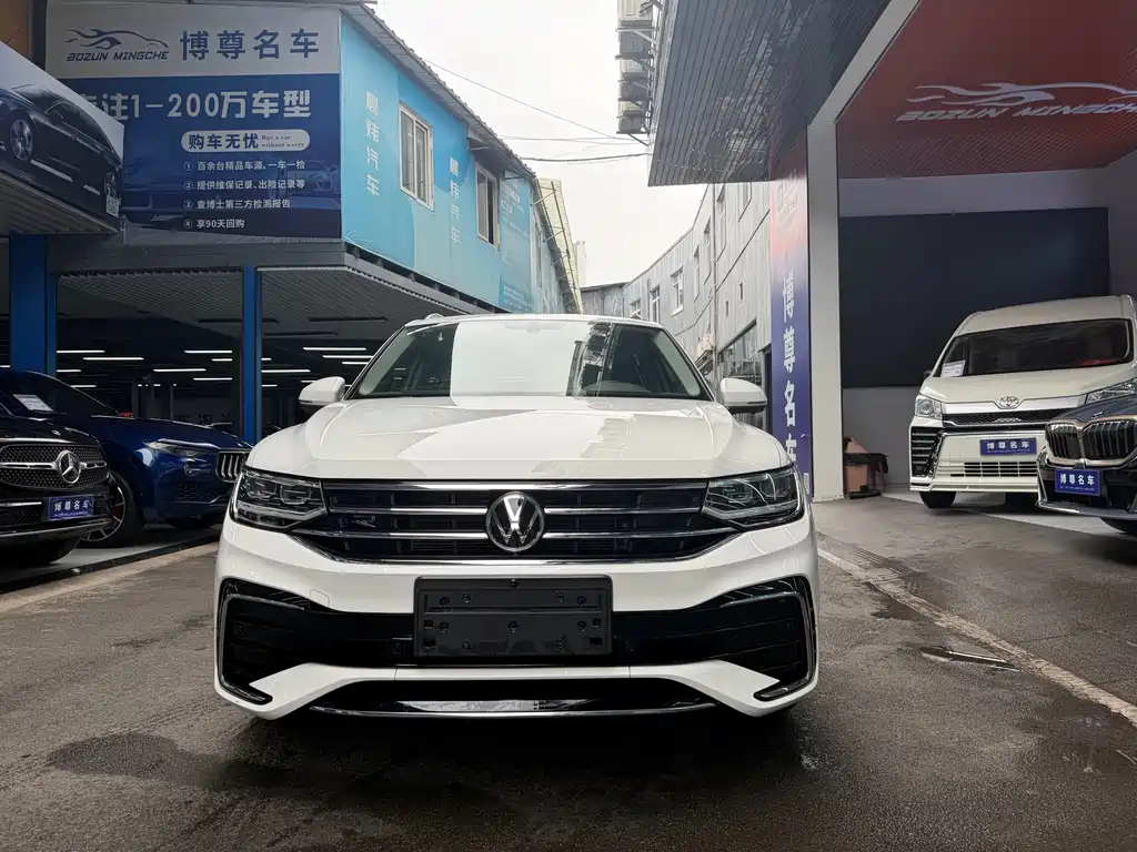 Tiguan L 2022 330TSI automatic two-wheel drive R-Line version купить на сайте DeffCars