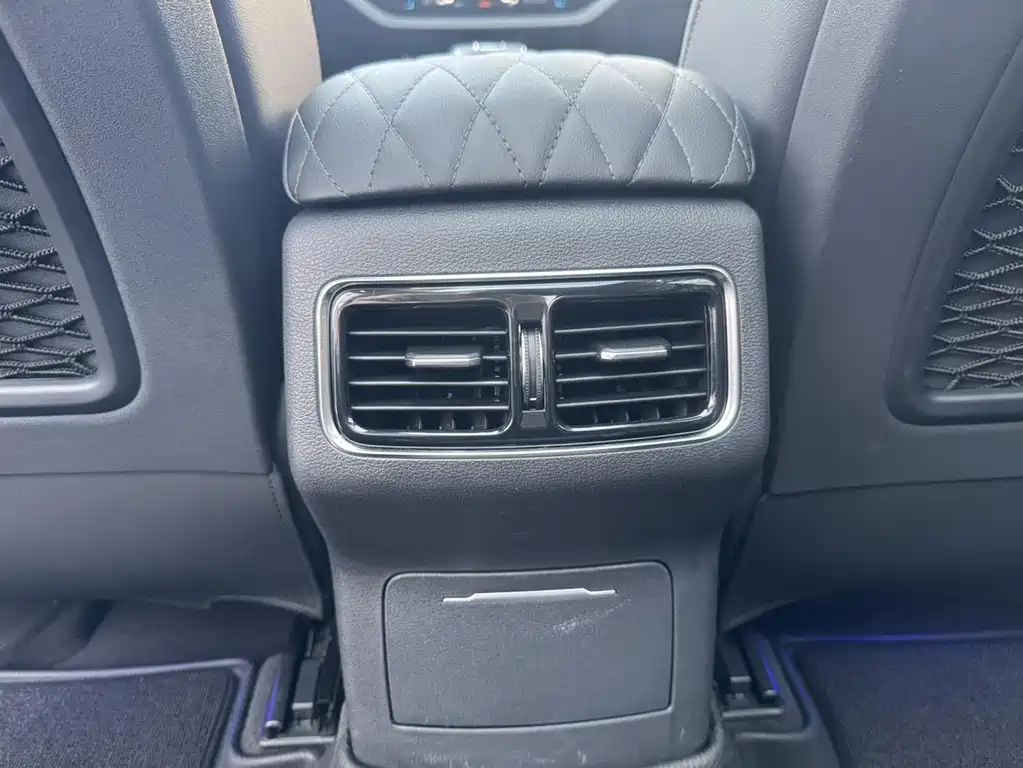Hongqi HS5 2022 facelift 2.0T Zhilian Flagship Edition купить на сайте DeffCars