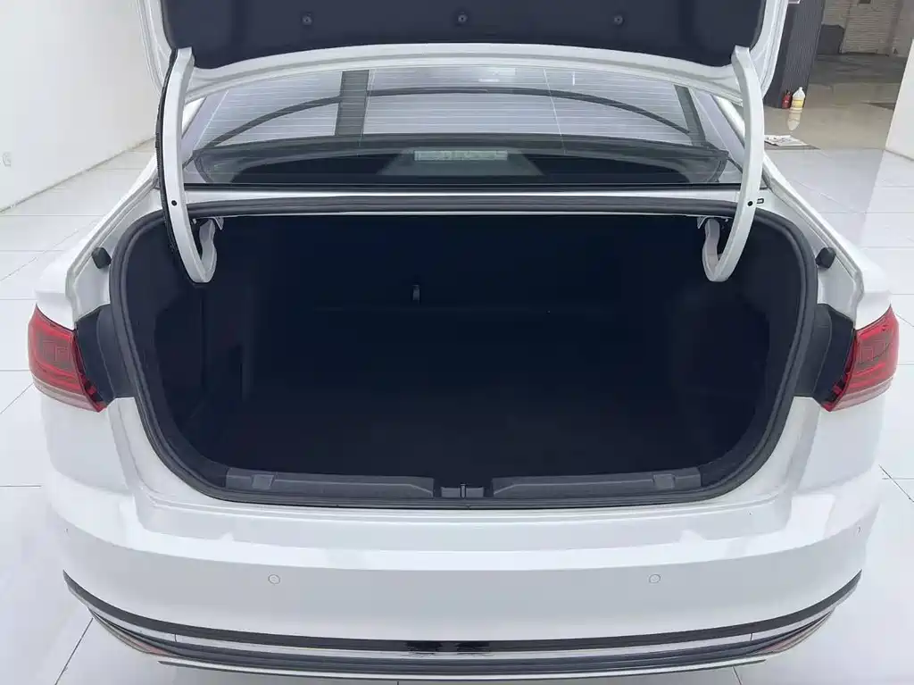 Bora 2023 200TSI DSG Smart Travel Edition купить на сайте DeffCars