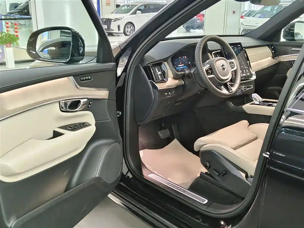 Volvo XC90 plug-in hybrid 2025 facelift T8 Zhiyuan luxury version 7 seats купить на сайте DeffCars