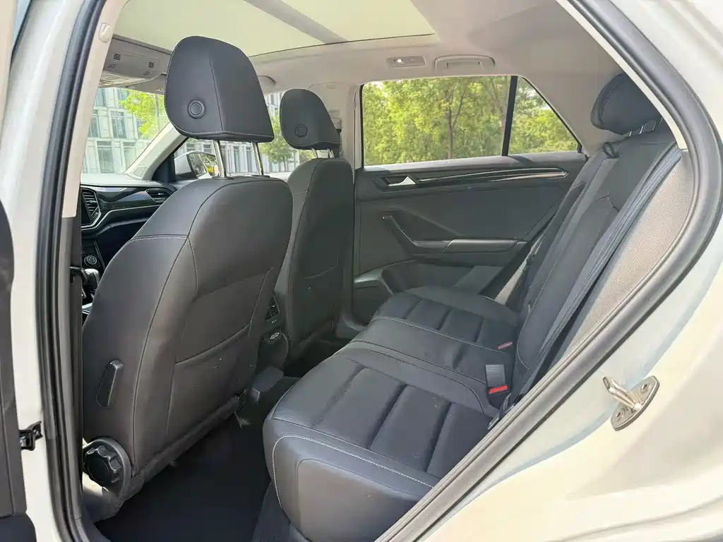 T-ROC 2021 280TSI DSG two-wheel drive comfort intelligent connected version купить на сайте DeffCars