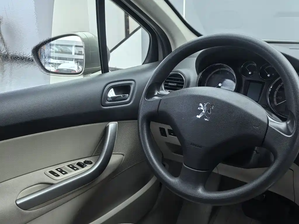 Peugeot 408 2011 2.0L Automatic Comfort Edition купить на сайте DeffCars