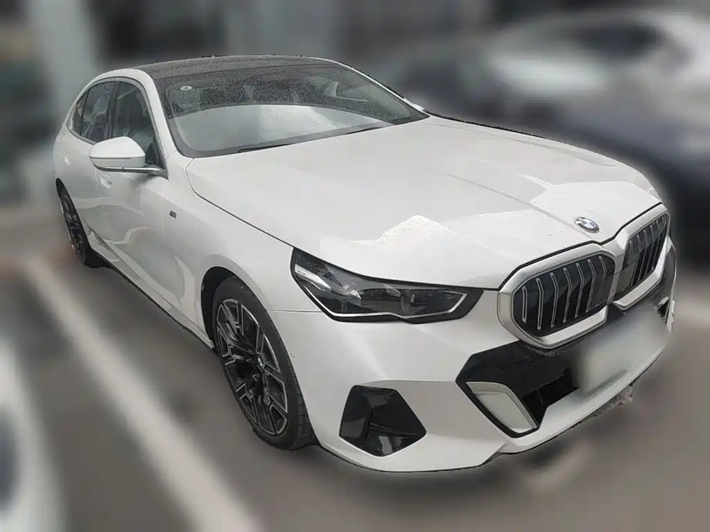 BMW 5 Series 2025 530Li Exclusive M Sports Package купить на сайте DeffCars
