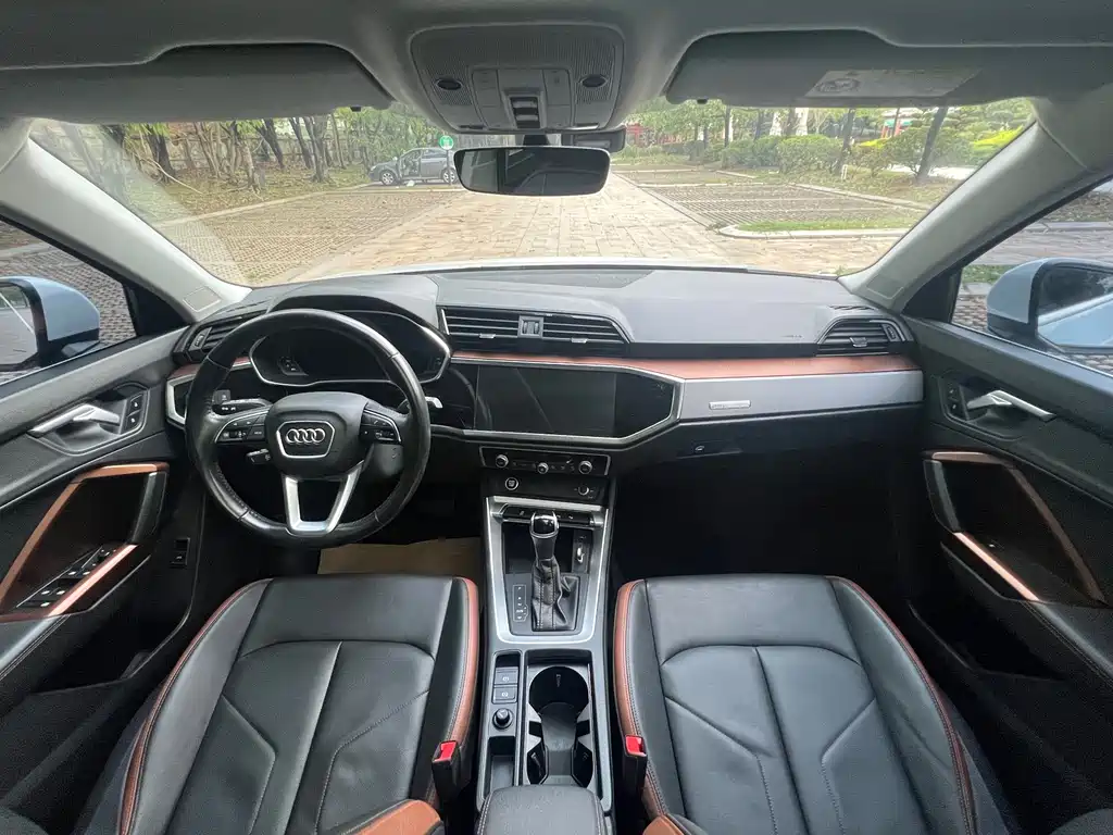 Audi Q3 2022 35 TFSI Fashionable and Elegant купить на сайте DeffCars