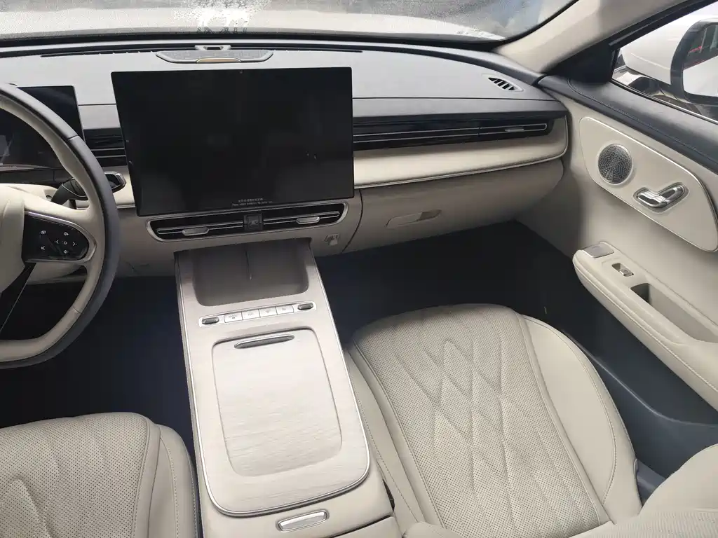 Fengyun A8L 2025 1.5TGDI 145km luxury model купить на сайте DeffCars