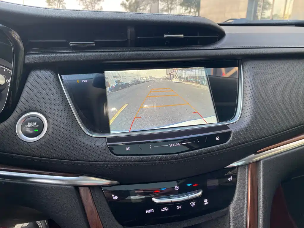 Cadillac XT5 2018 25T luxury model купить на сайте DeffCars