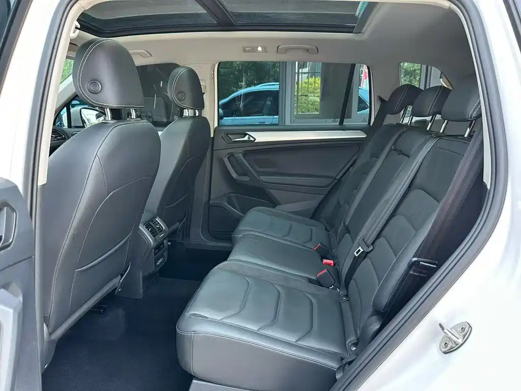Tiguan L 2019 facelift 280TSI automatic two-wheel drive panoramic comfort version National VI купить на сайте DeffCars