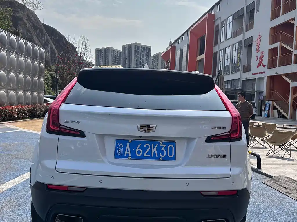 Cadillac XT4 2021 28T four-wheel drive leading model купить на сайте DeffCars