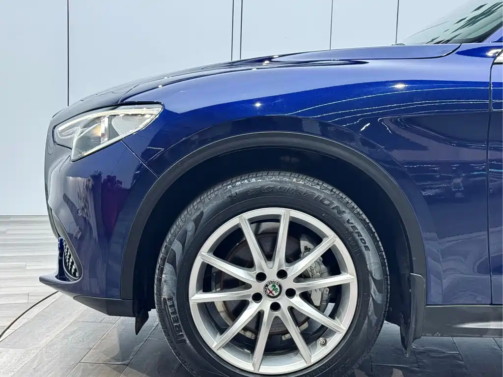 Stelvio 2017 2.0T 200HP Deluxe Edition купить на сайте DeffCars