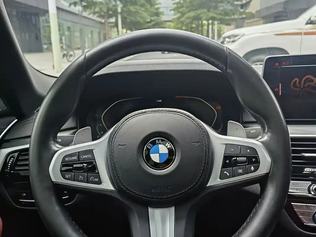 BMW 5 Series 2021 530Li Exclusive M Sports Package купить на сайте DeffCars