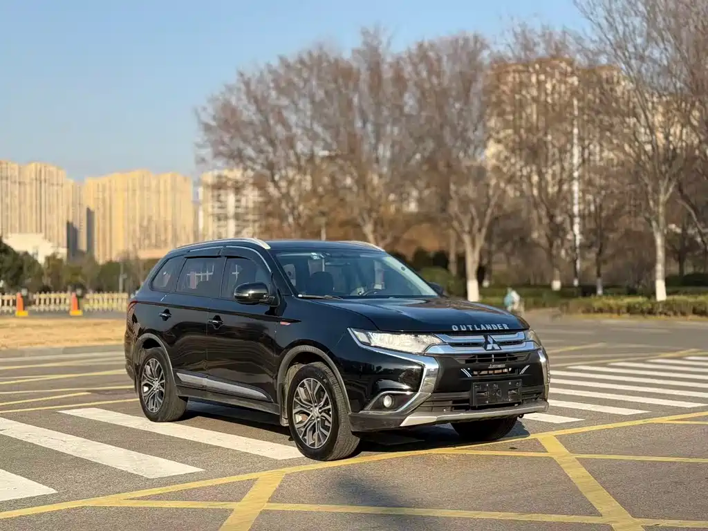 Outlander 2017 2.0L 2WD Honor Edition 5 seats купить на сайте DeffCars