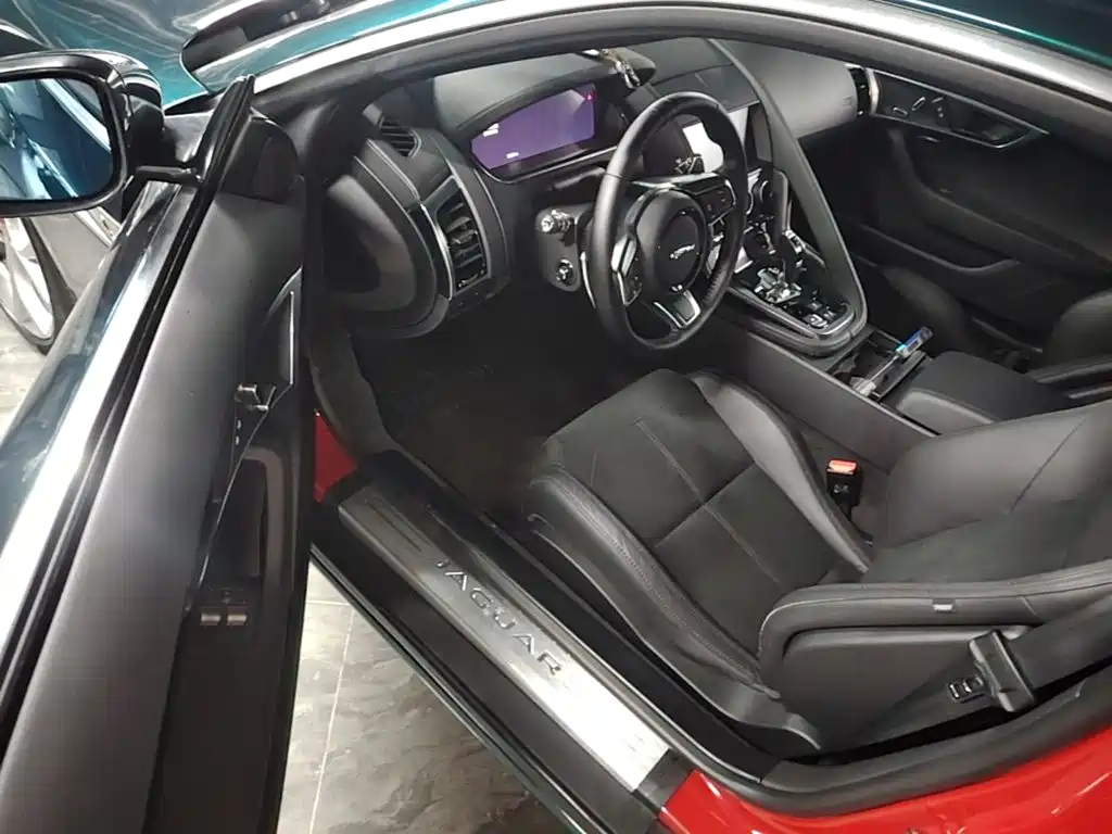 Jaguar F-TYPE 2021 P300 rear-wheel drive hardtop version купить на сайте DeffCars