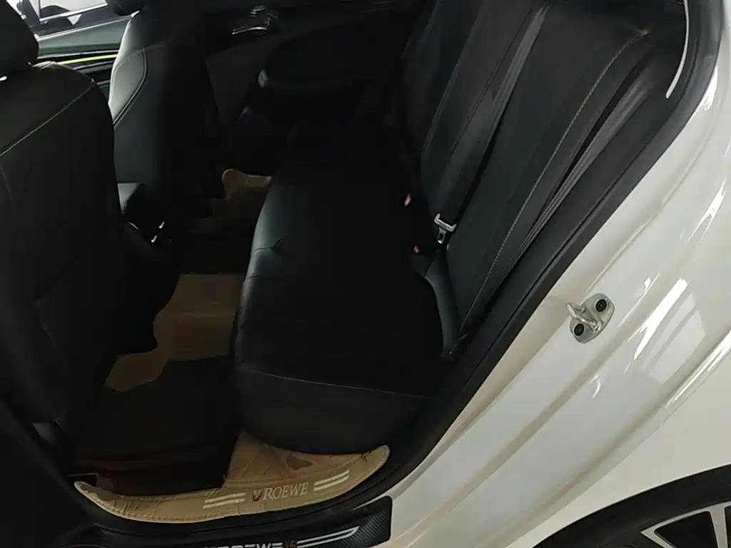 ROEWE i5 2021 facelift 1.5L CVT diamond version купить на сайте DeffCars
