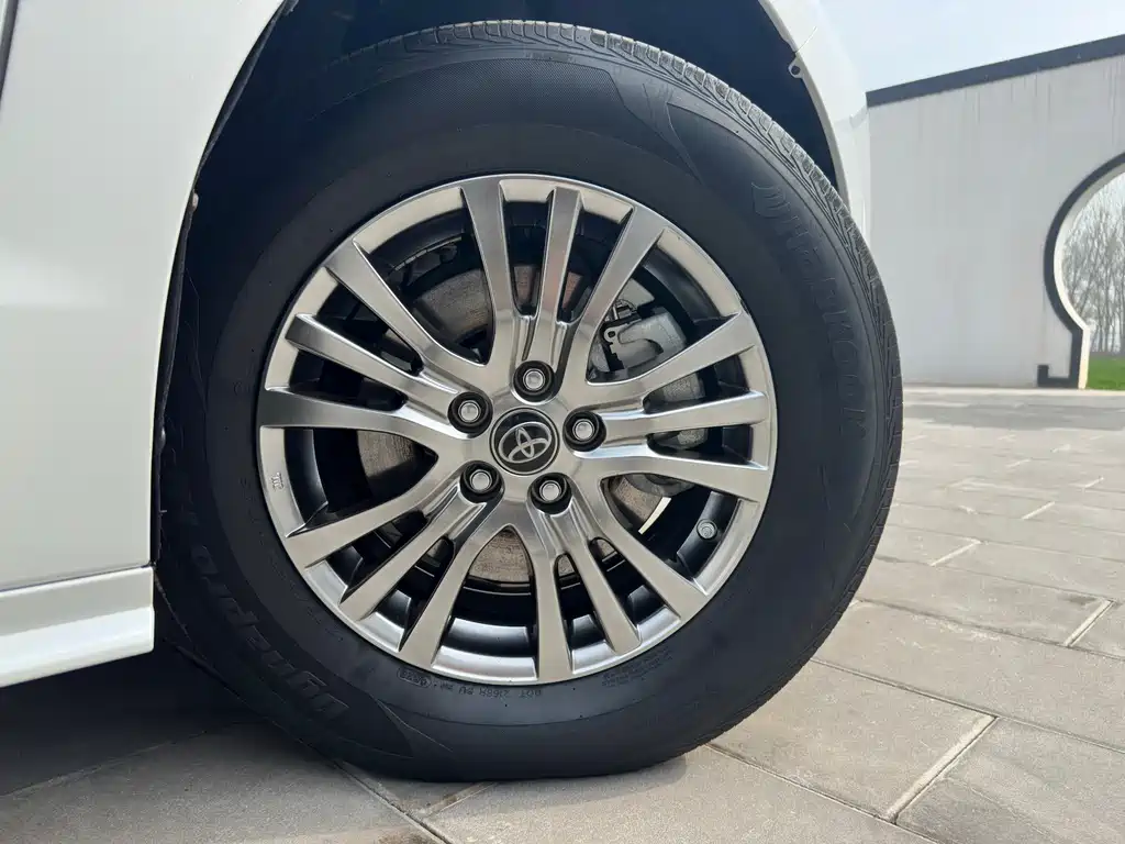 SIENNA 2023 2.5L Hybrid Comfort Edition купить на сайте DeffCars