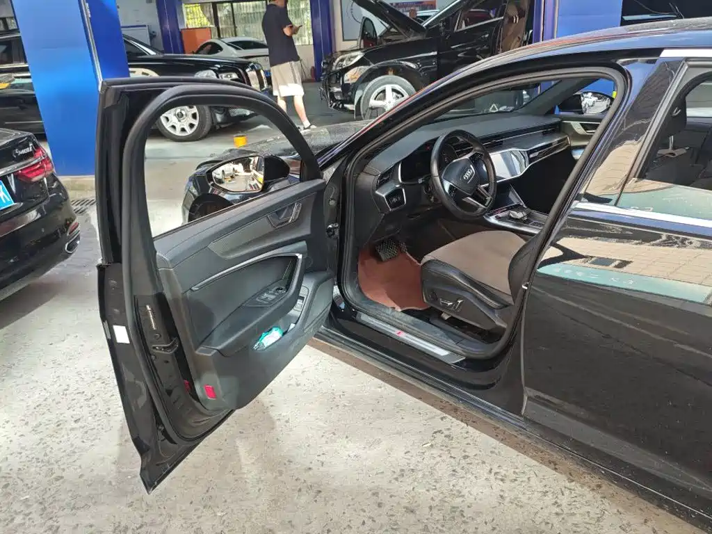 Audi A6L 2023 45 TFSI Premium Dynamic Model купить на сайте DeffCars