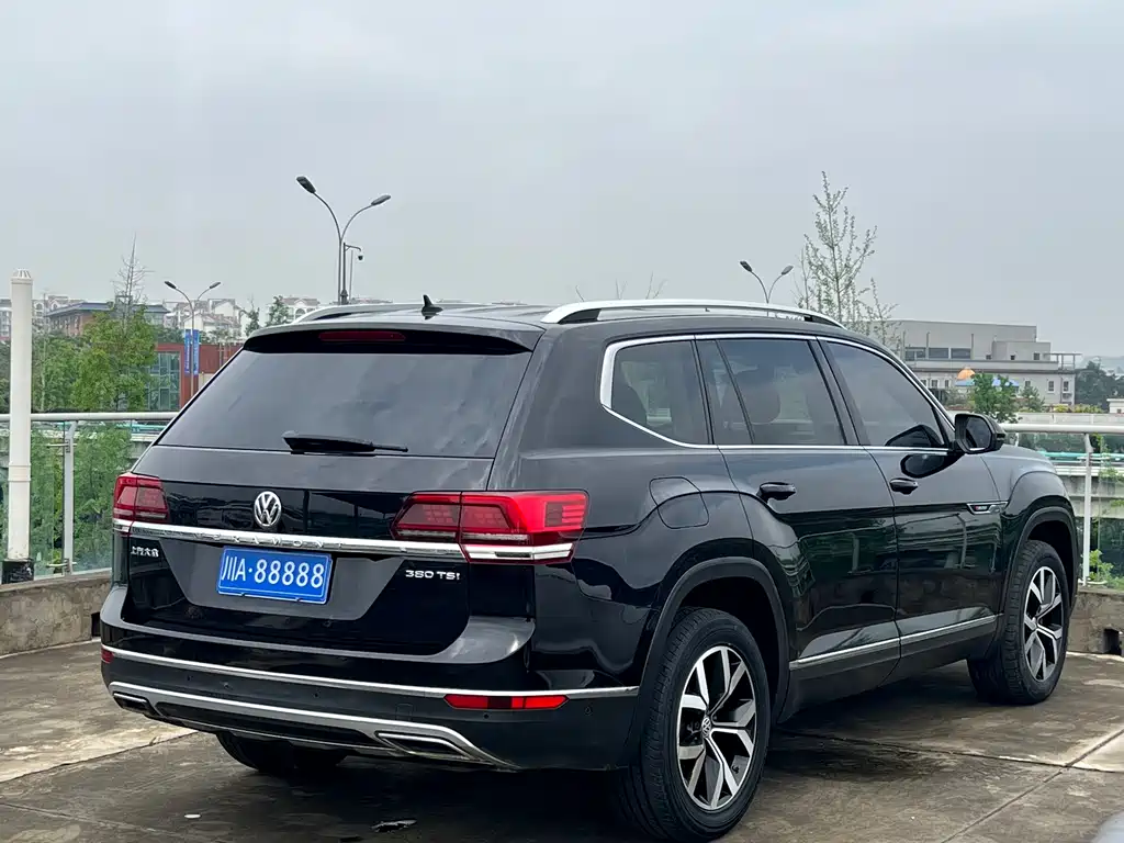 Touron 2017 380TSI four-wheel drive luxury version купить на сайте DeffCars