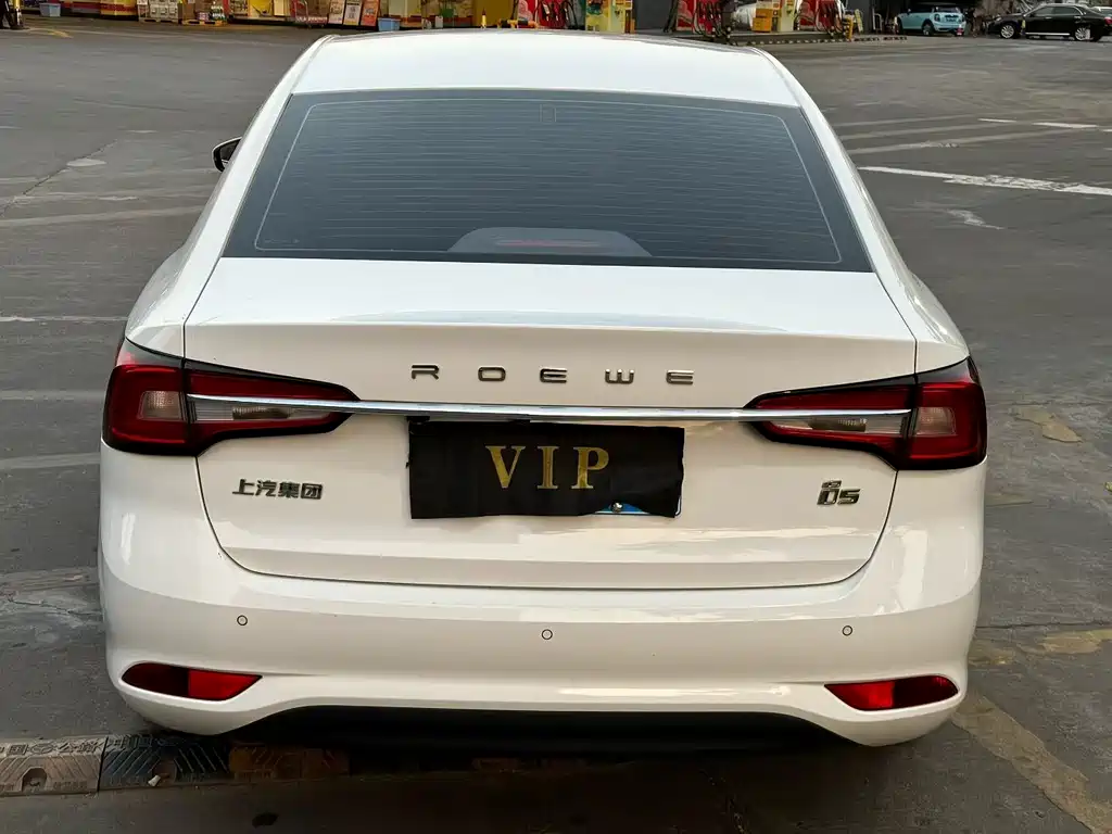 Roewe i5 2020 1.5L Manual 4G Internet Leader Flagship Edition купить на сайте DeffCars
