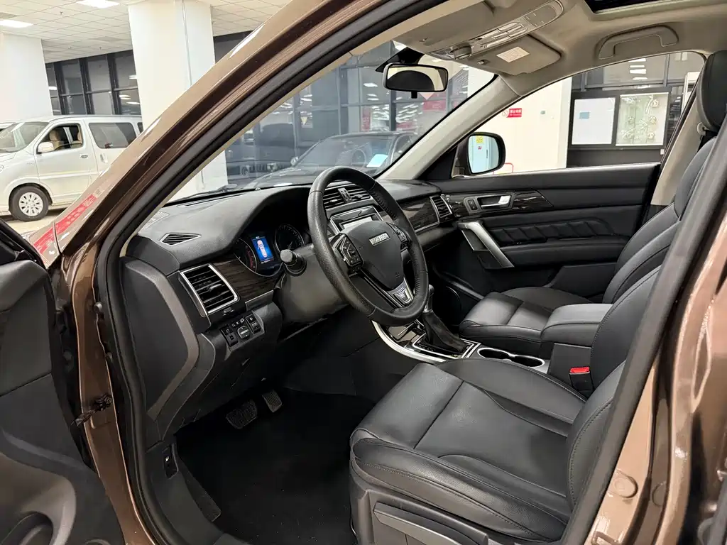 Haval H2 2015 1.5T automatic two-wheel drive elite version купить на сайте DeffCars