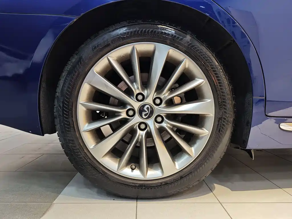 Infiniti Q50L 2018 2.0T Premium Edition National VI купить на сайте DeffCars