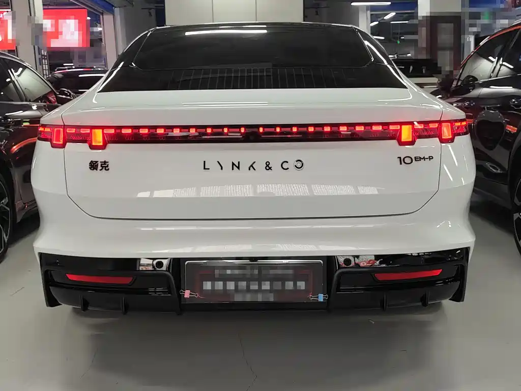 Lynk & Co 10 EM-P 2025 120 four-wheel drive Ultra купить на сайте DeffCars