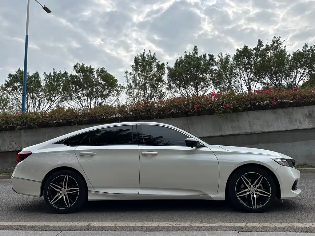 Accord 2022 260TURBO Magic Night Premium Edition купить на сайте DeffCars