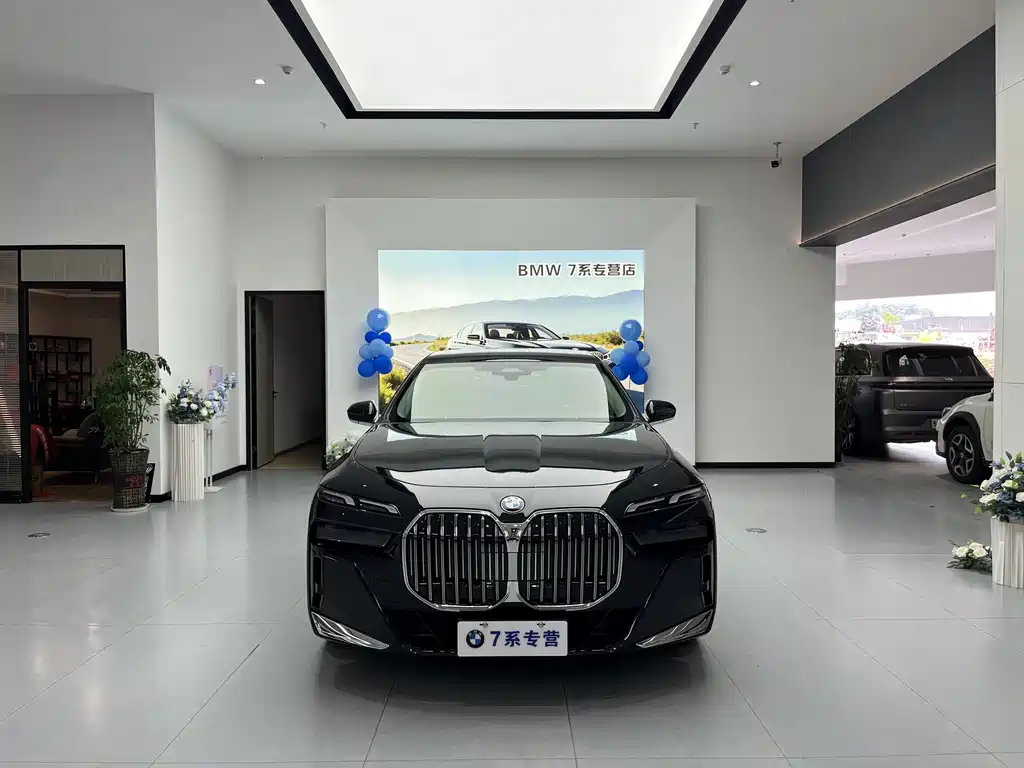 BMW 7 Series 2023 735Li M Sports Package купить на сайте DeffCars