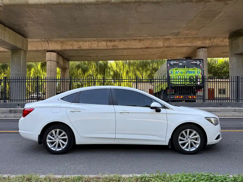 Weilan 2015 Sedan 15S Automatic Leading Type купить на сайте DeffCars